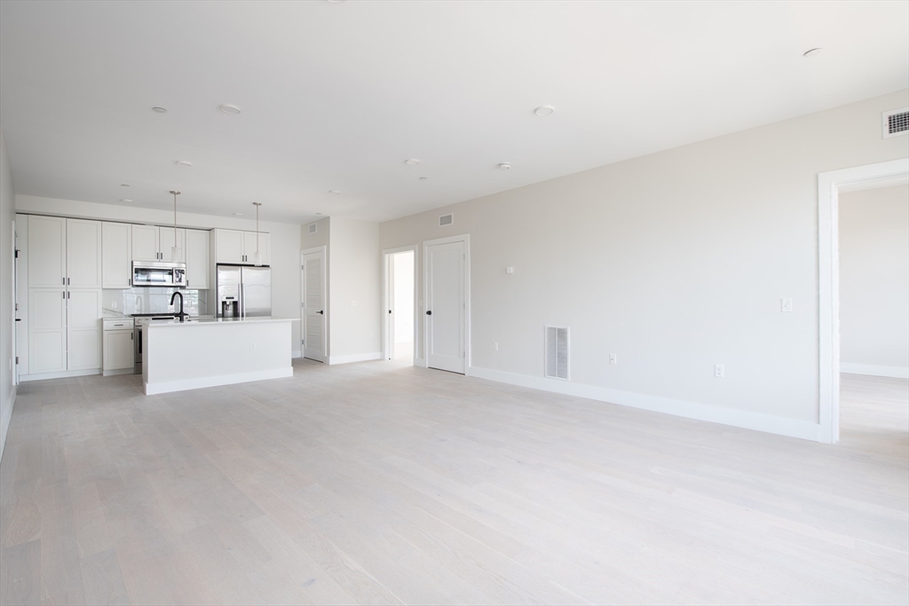 425 Border St, East Boston