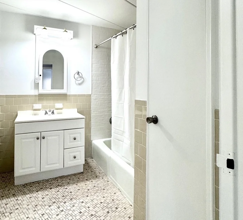 147 Turner Rd, Holliston