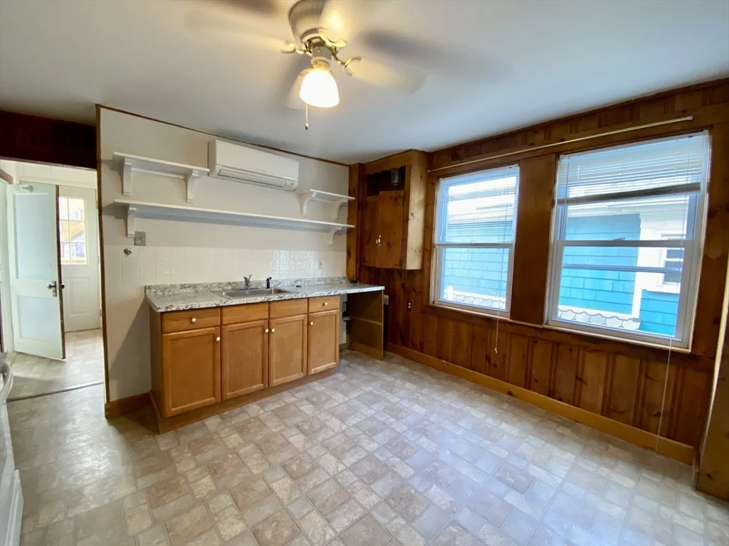20 Webster Ave, East Somerville