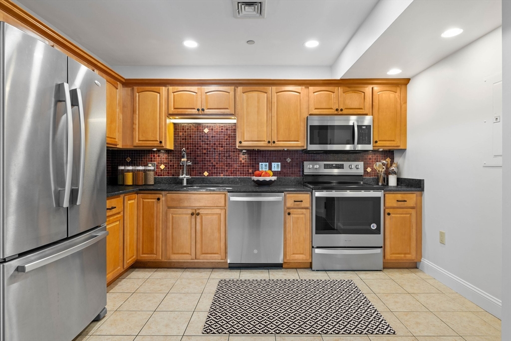 39 Fenton St, Fields Corner East