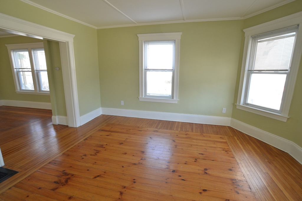 11 Woodland Ave, Beverly