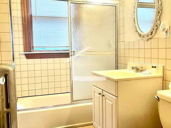 38 Linden St, Allston