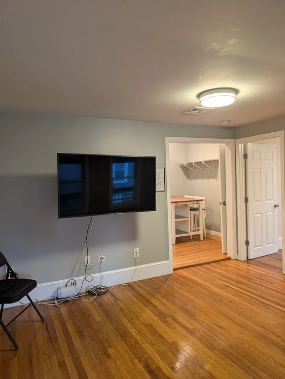 163 Ferry St, Malden