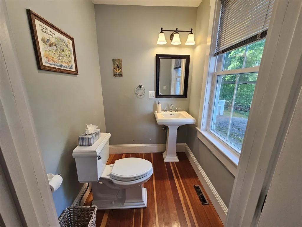 144 East St, Sharon