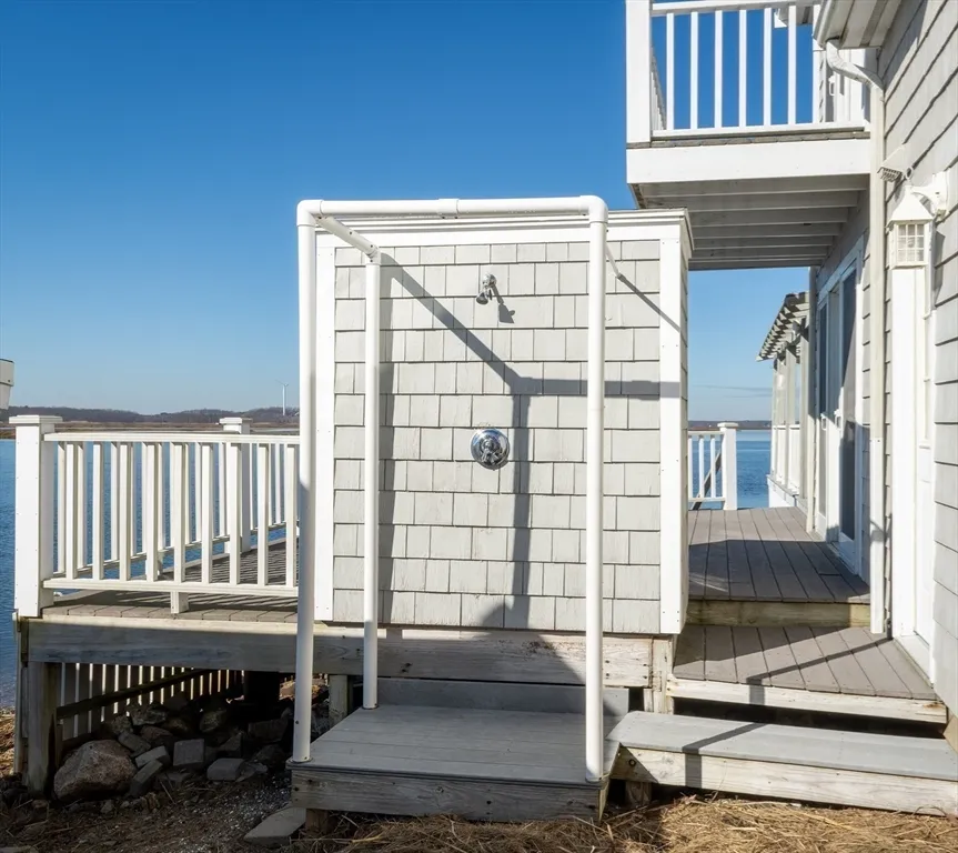 33 Eagle Hill Rd, Great Neck