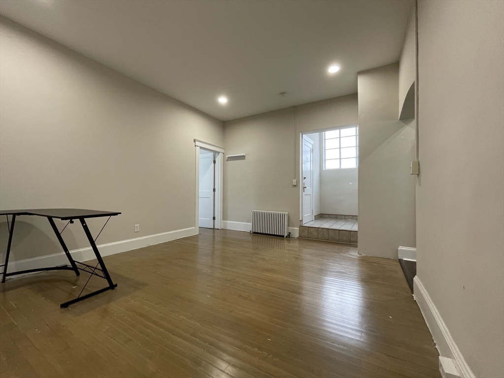 996 Chestnut St, Newton Upper Falls