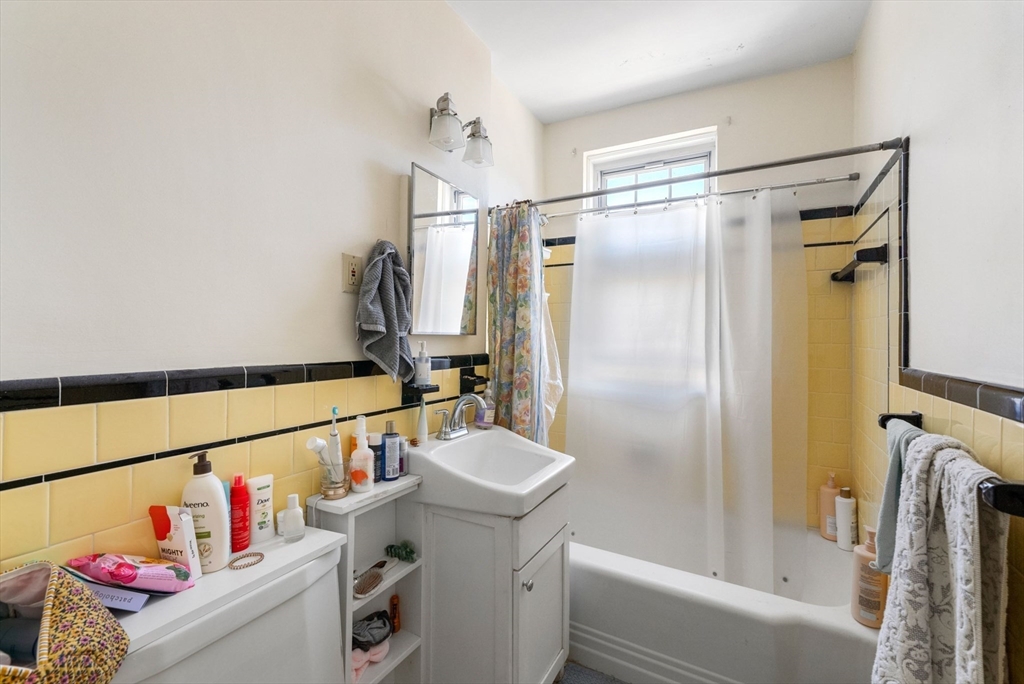 1716 Cambridge St, Mid-Cambridge