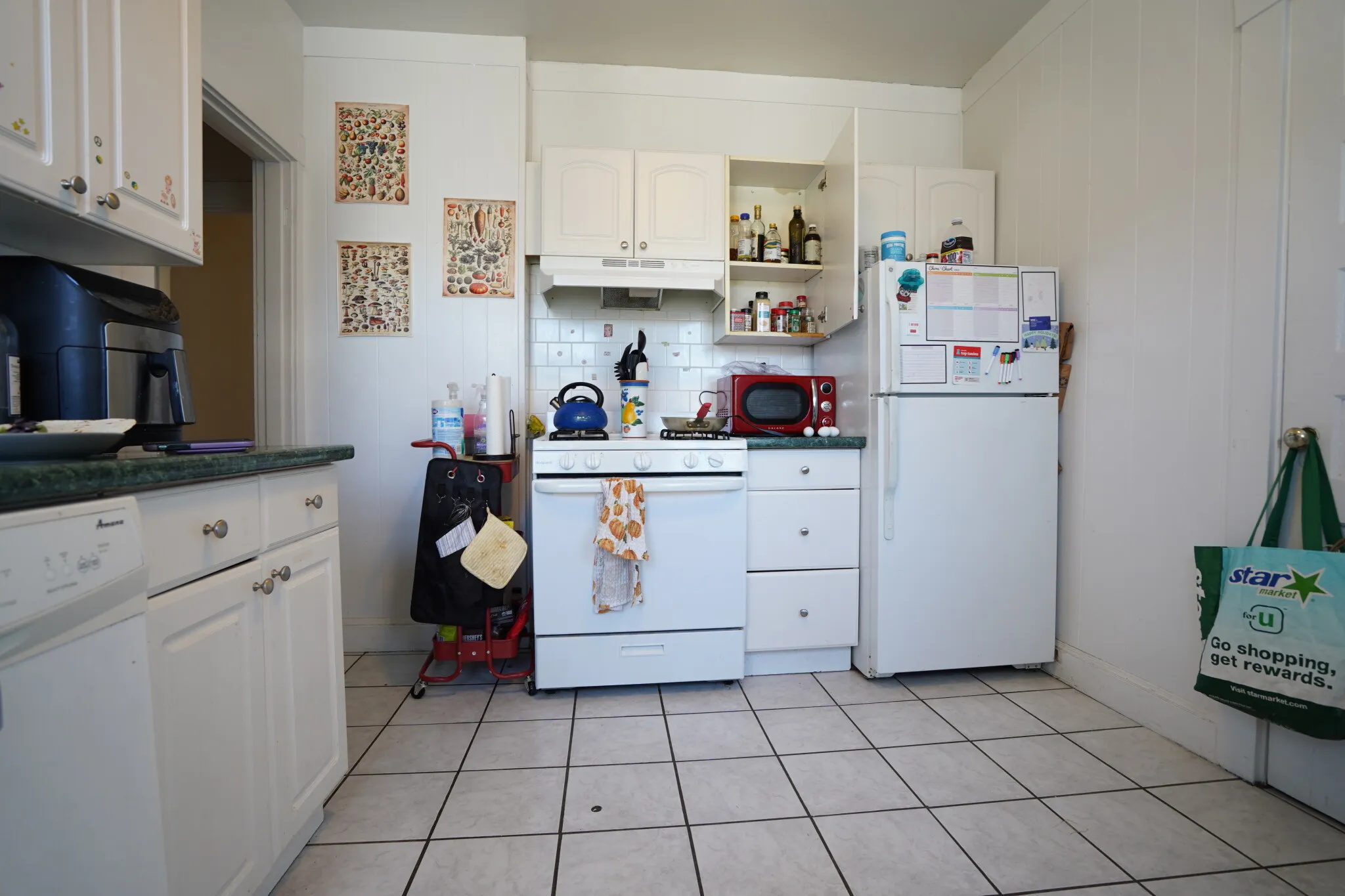 6 Ashford Ct, Allston