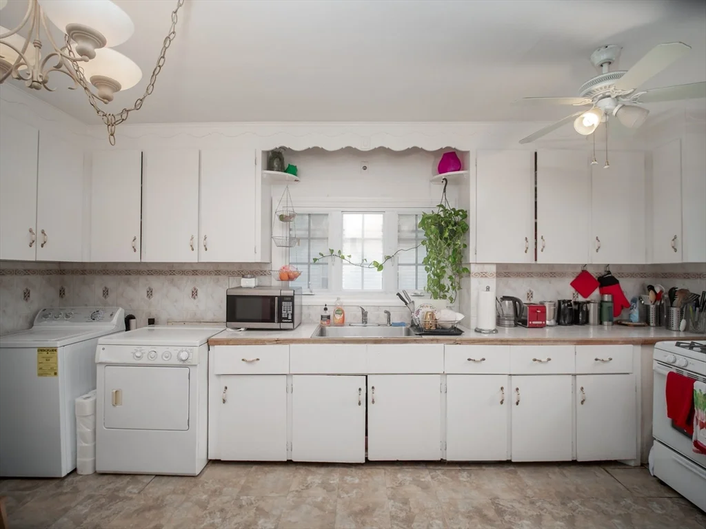 60 Powder House Blvd, Tufts