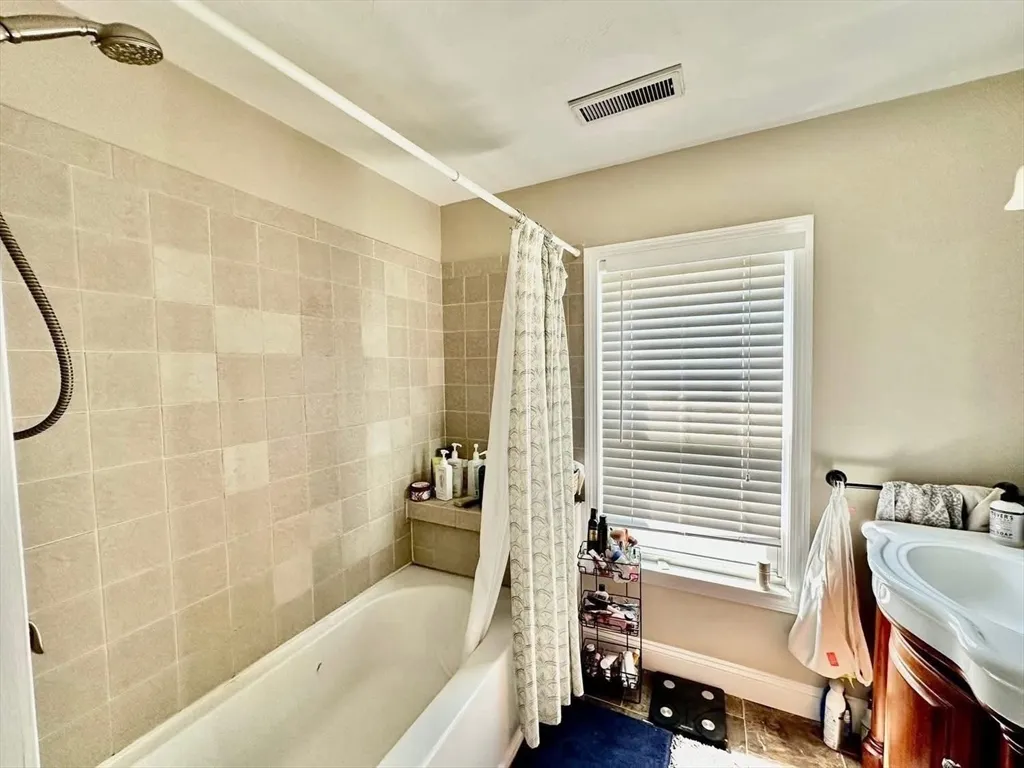 159 K St, South Boston