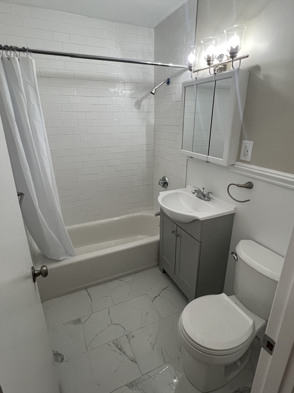 44 Maple St, Hyde Park