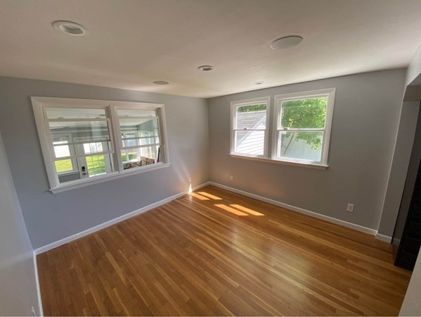 107 Lexington St, Burlington