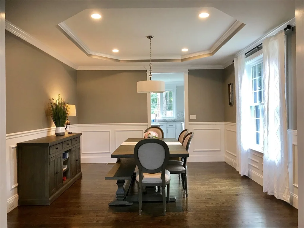 301 Linden St, Wellesley