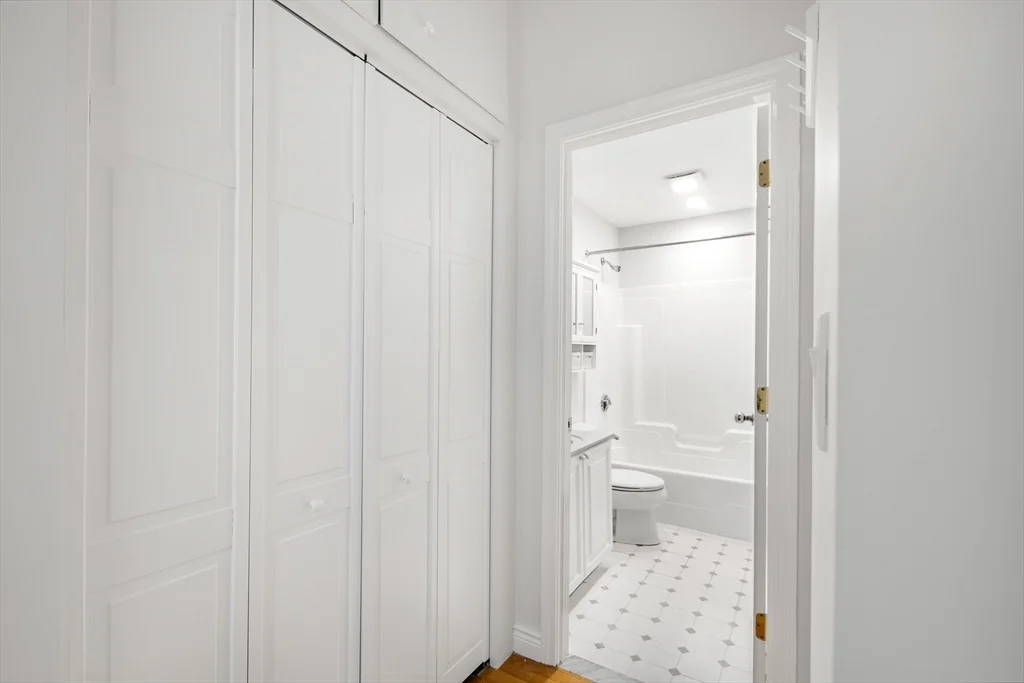 4 Charlesgate E, Back Bay