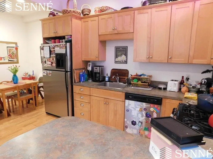 8 Kelly Rd, Cambridgeport