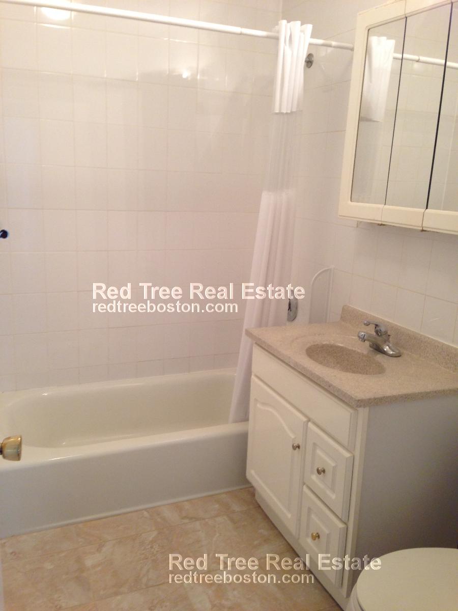 83 Gardner St, Allston