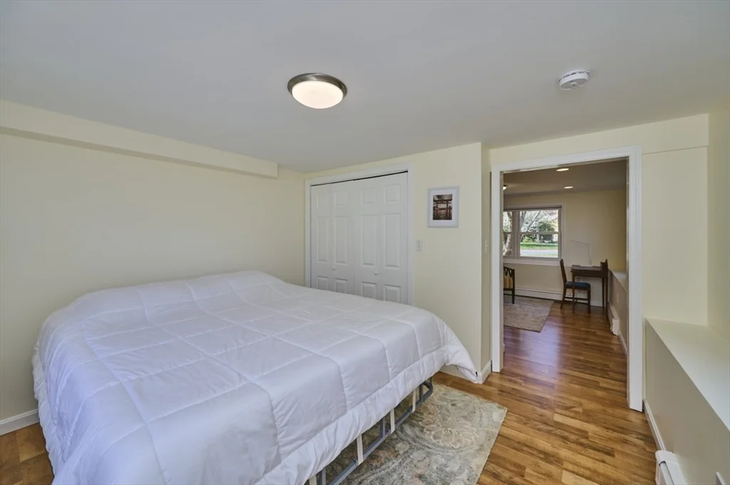 37 Locust St, Burlington