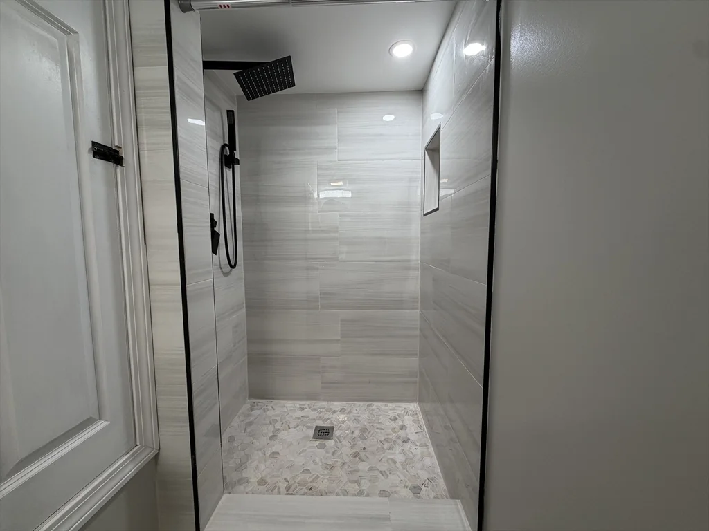 320-322 Wood St, New Bedford