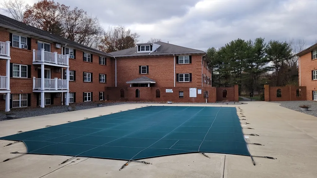 3 Leonard Rd, Boxborough