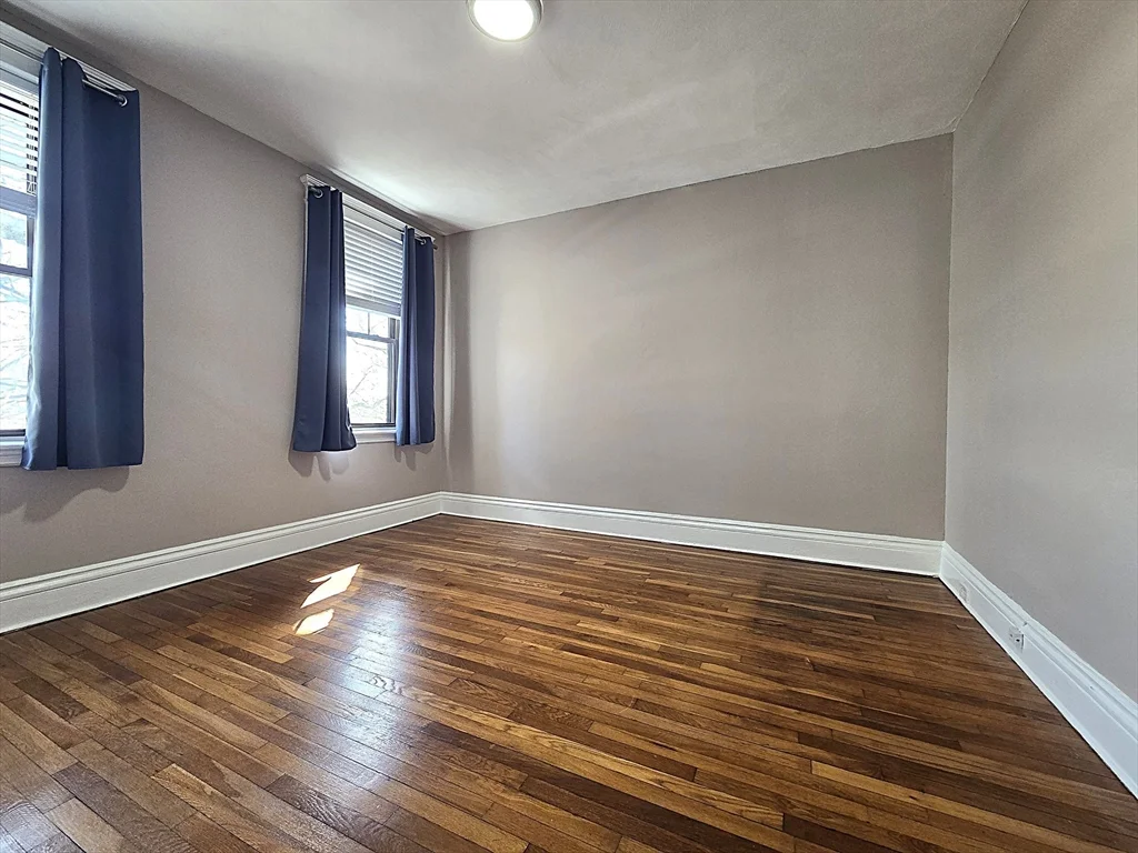 25 Alton Pl, Coolidge Corner
