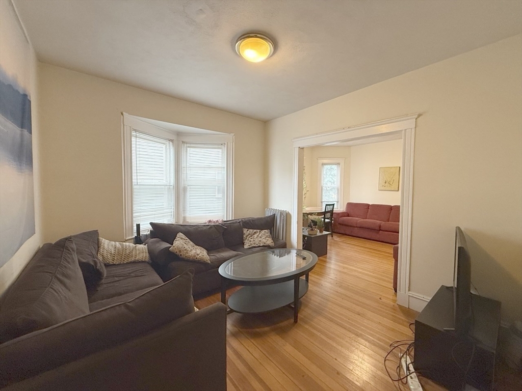 34 Belknap St, Tufts University