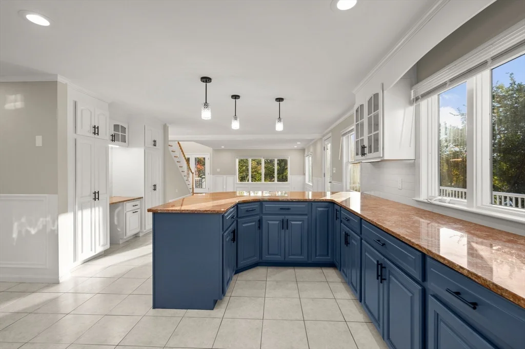 767 Walnut St, Lynnfield
