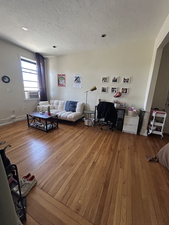 137 Peterborough St, Fenway