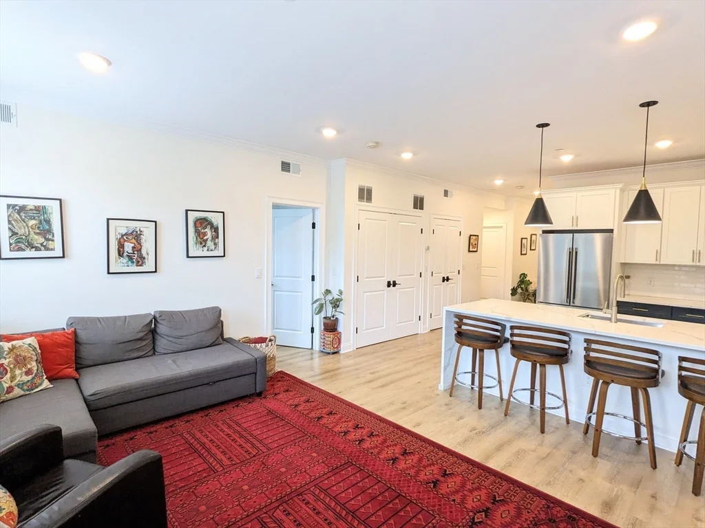 4281 Washington St, Roslindale