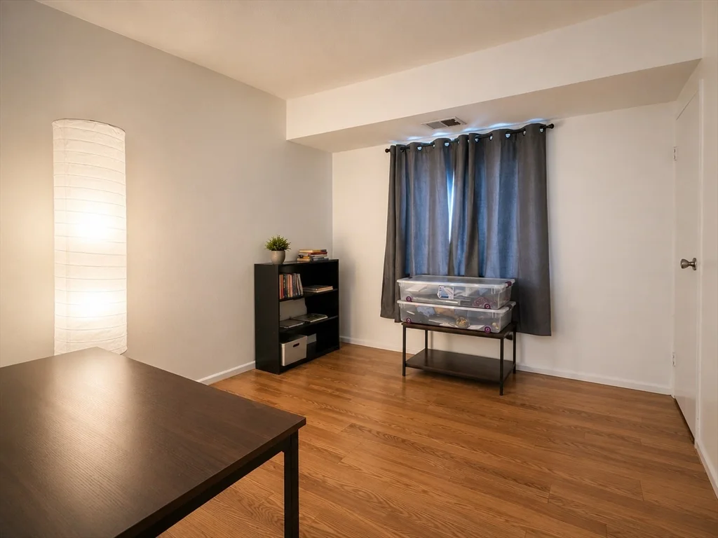 8 Village Rock Ln, Natick