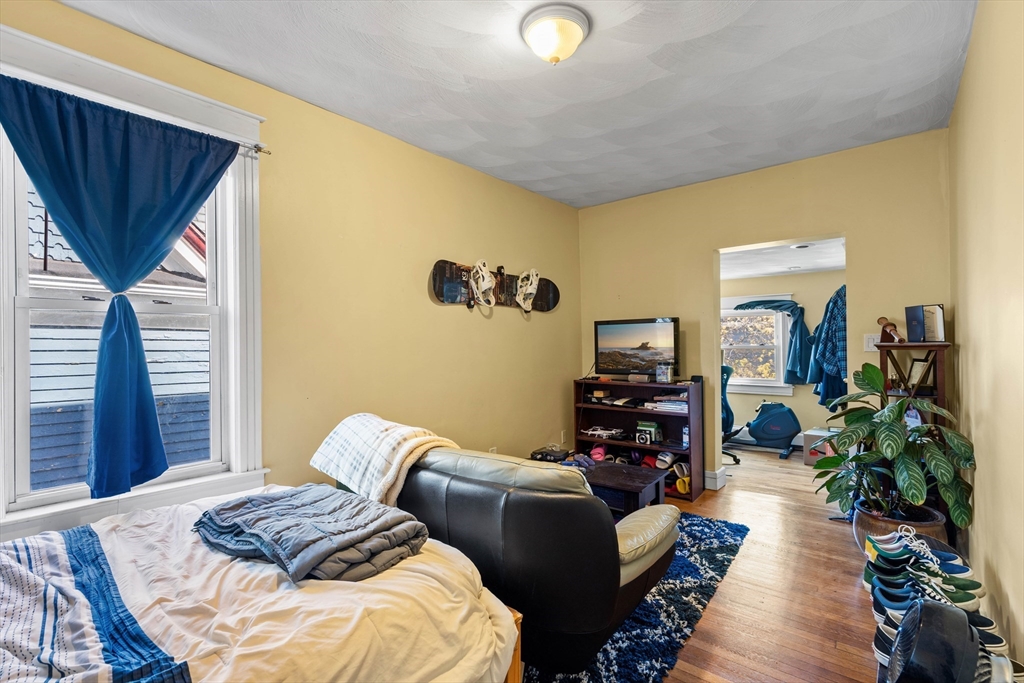 18 Gaston St, Roxbury