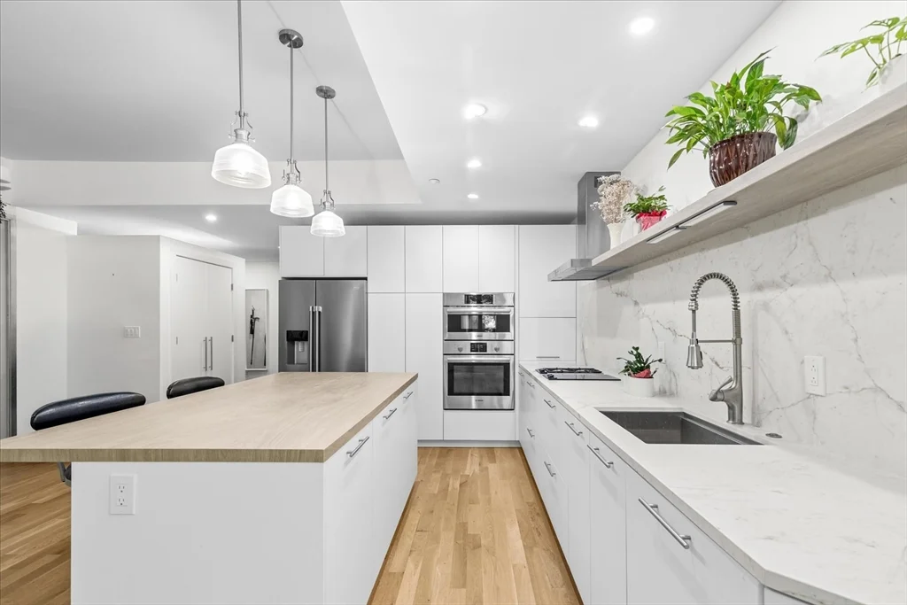 1313 Washington, South End