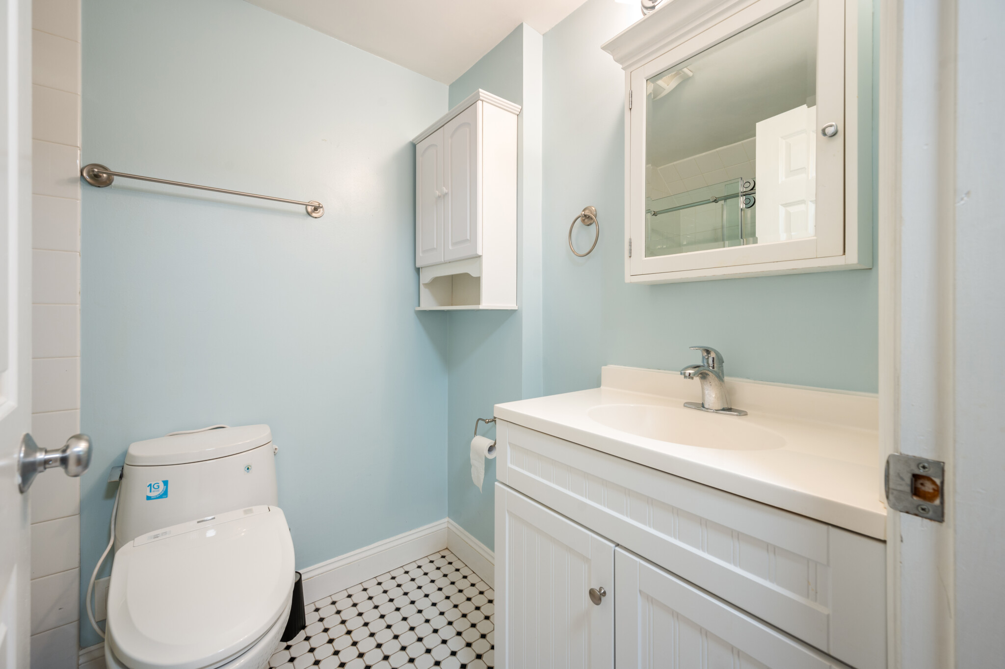 3 bed, 2 bath apartment for rent at 245 River St Unit 1, Riverside — photo 2 of 18