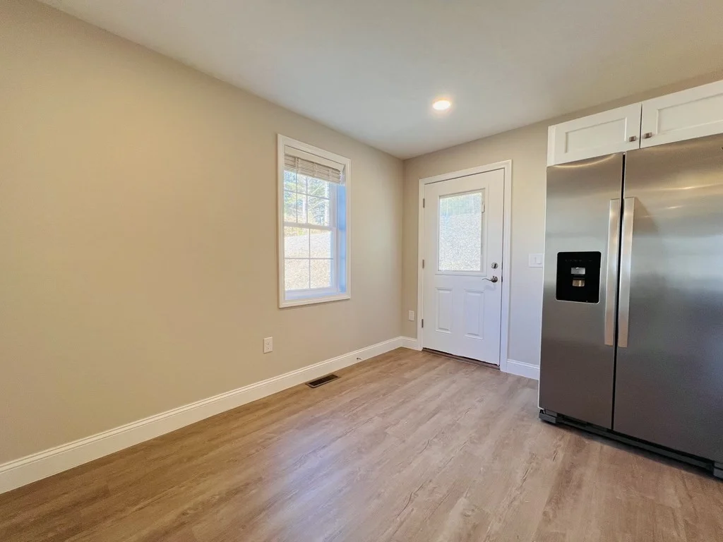 10 Glacier Path, Middleboro