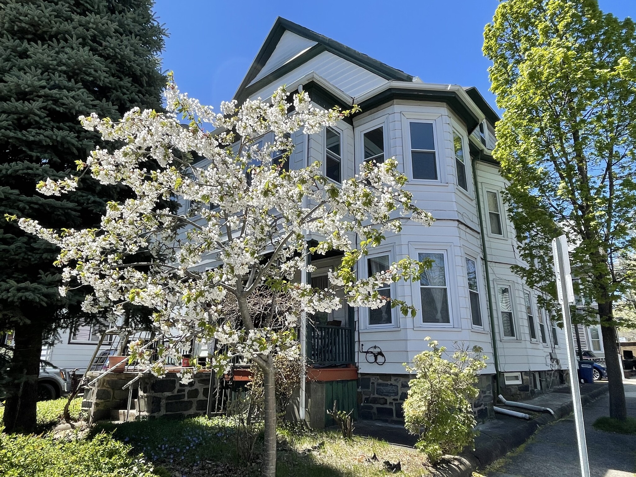 44 Benton Rd, Powder House Square