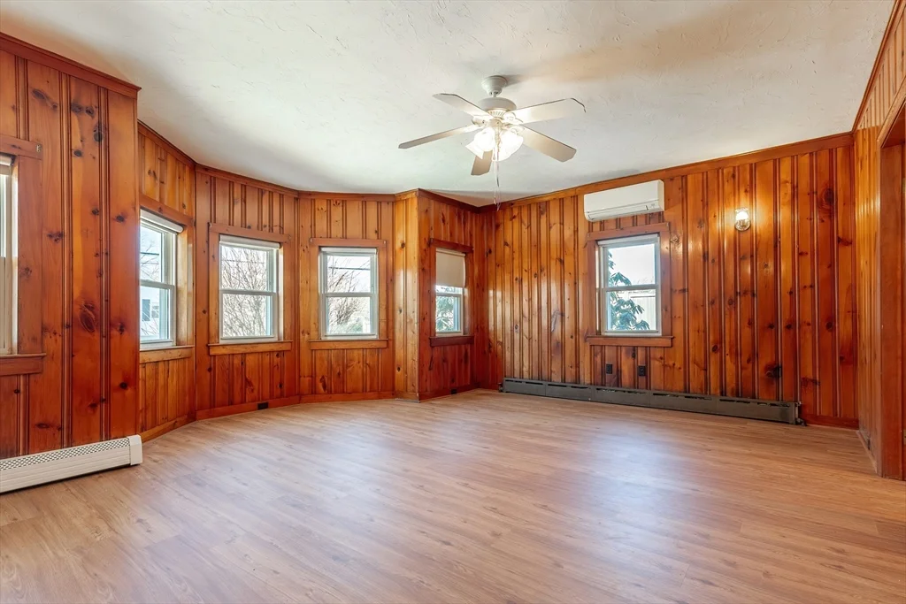 39 Frairy St, Medfield