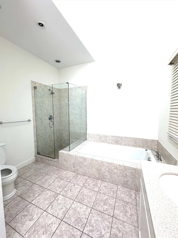 92 Johnson Woods Dr, Reading