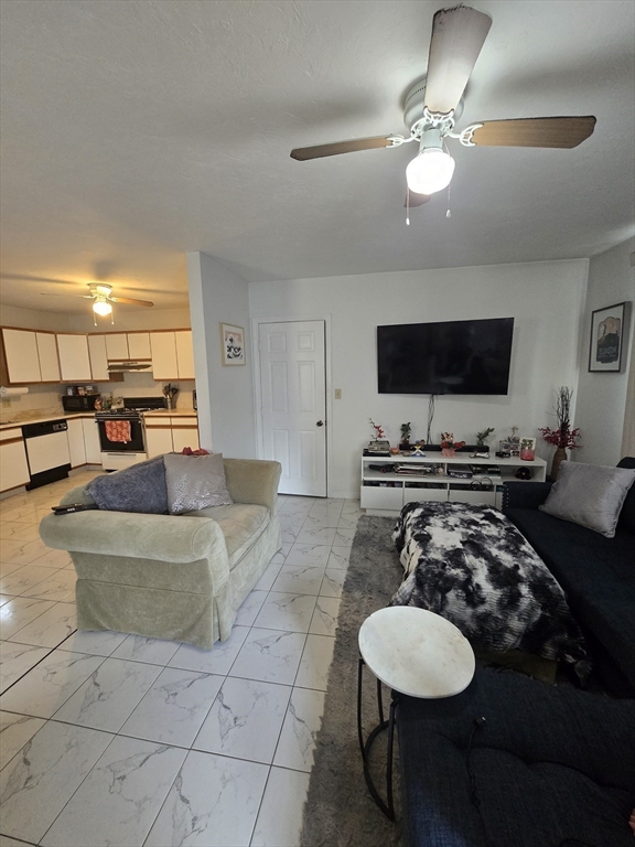 7 Winthrop Ct, Medford