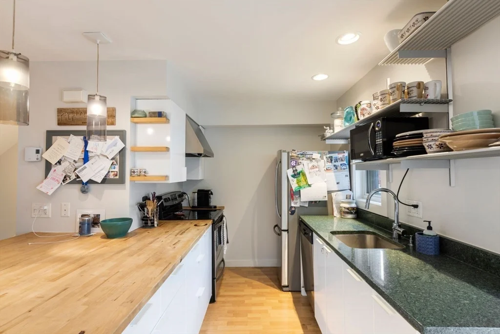 63 Bolton St, South Boston