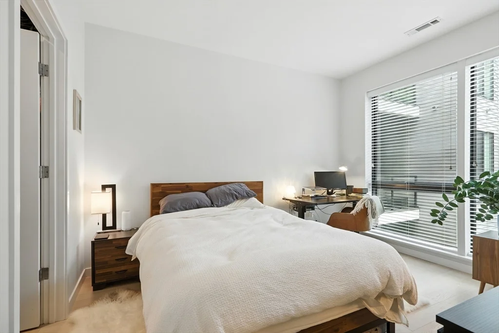 45 W 3rd St, South Boston