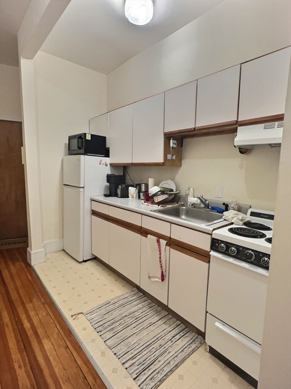 1382 Beacon, Coolidge Corner