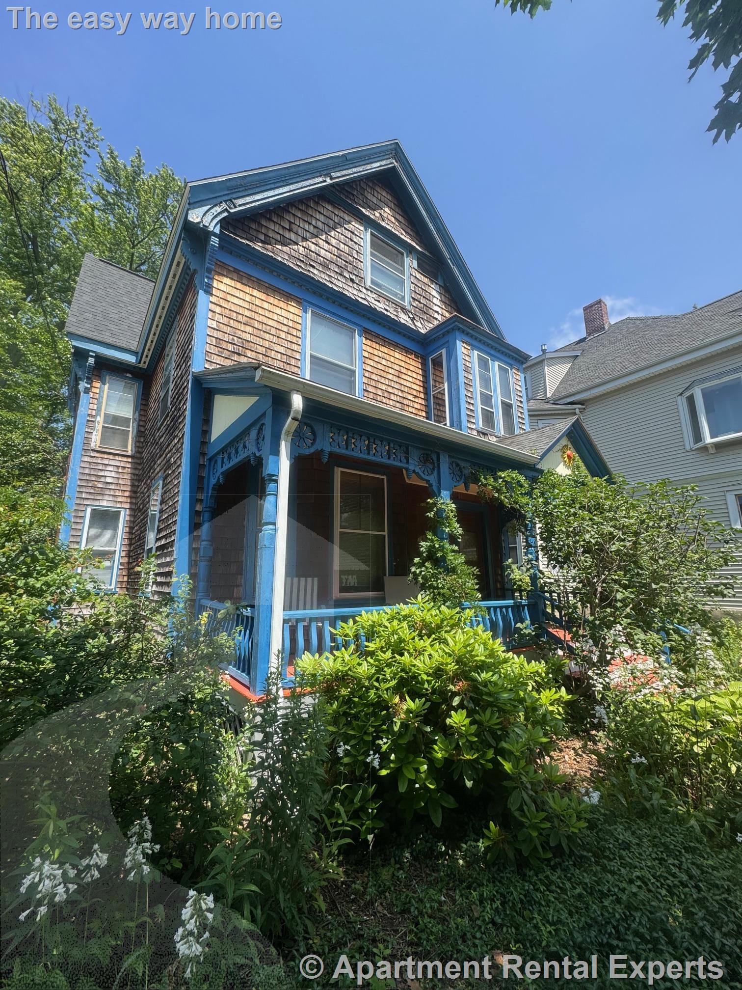 94 College Ave, Davis Square