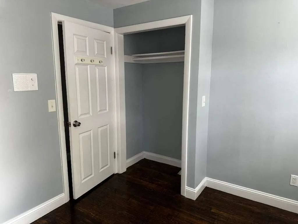 63 Mcgarvey Rd, Stoughton