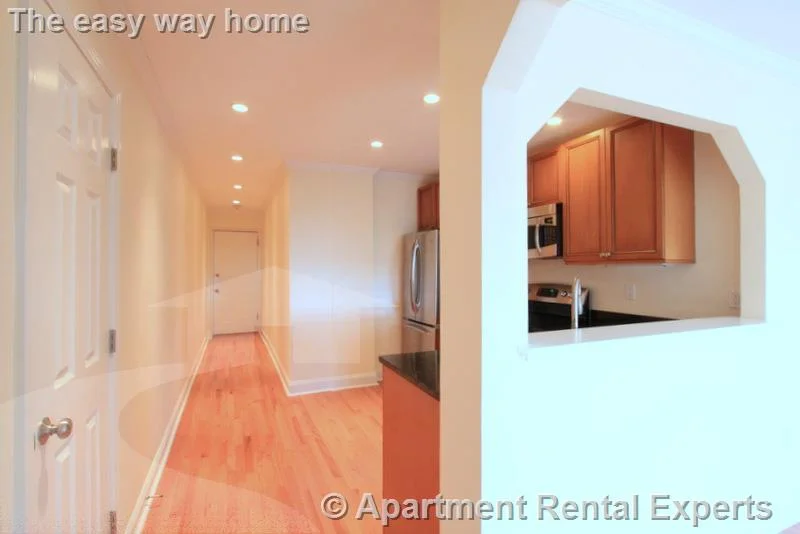 60 Brattle St, Harvard Square