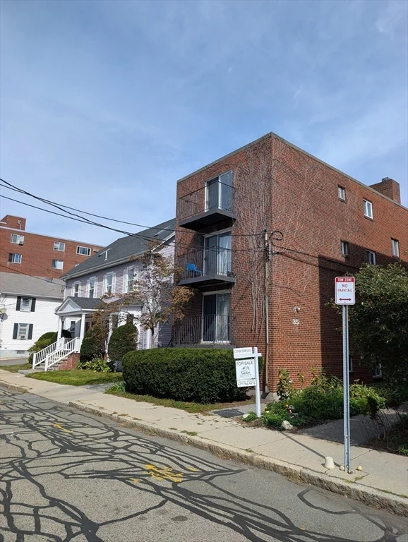 35 Homer Ave, West Cambridge