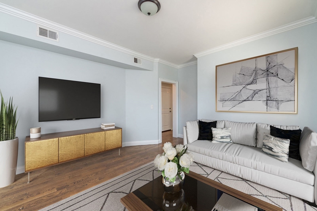 9 Cornwall St, Jamaica Plain