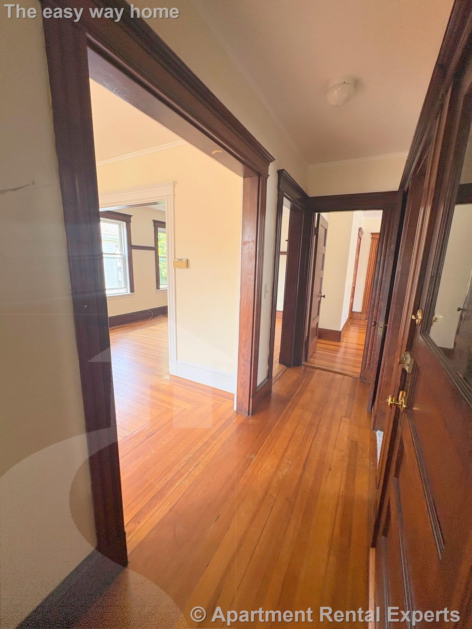 50 Oxford Ave, Belmont Line