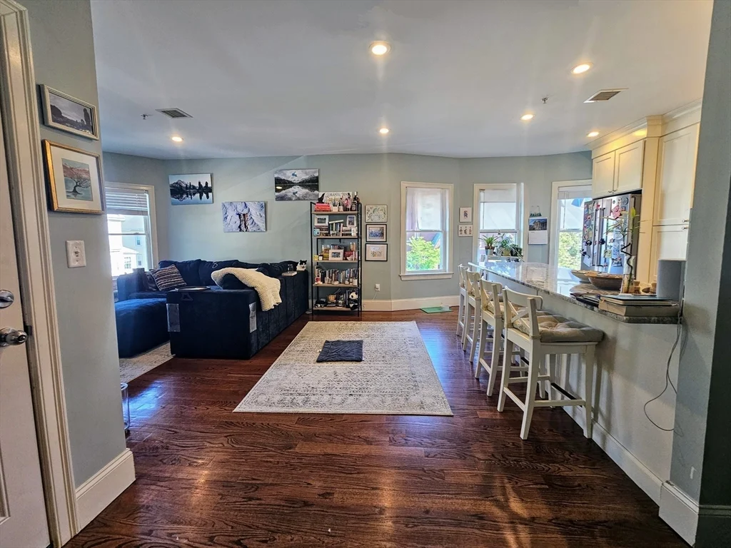 77 South St, Jamaica Plain
