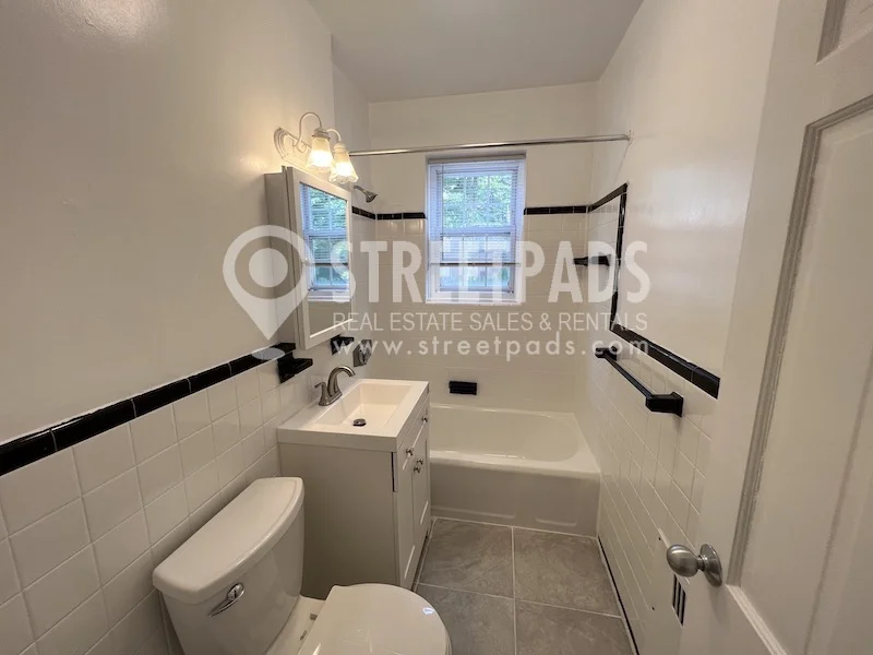 1153 Beacon St, Longwood