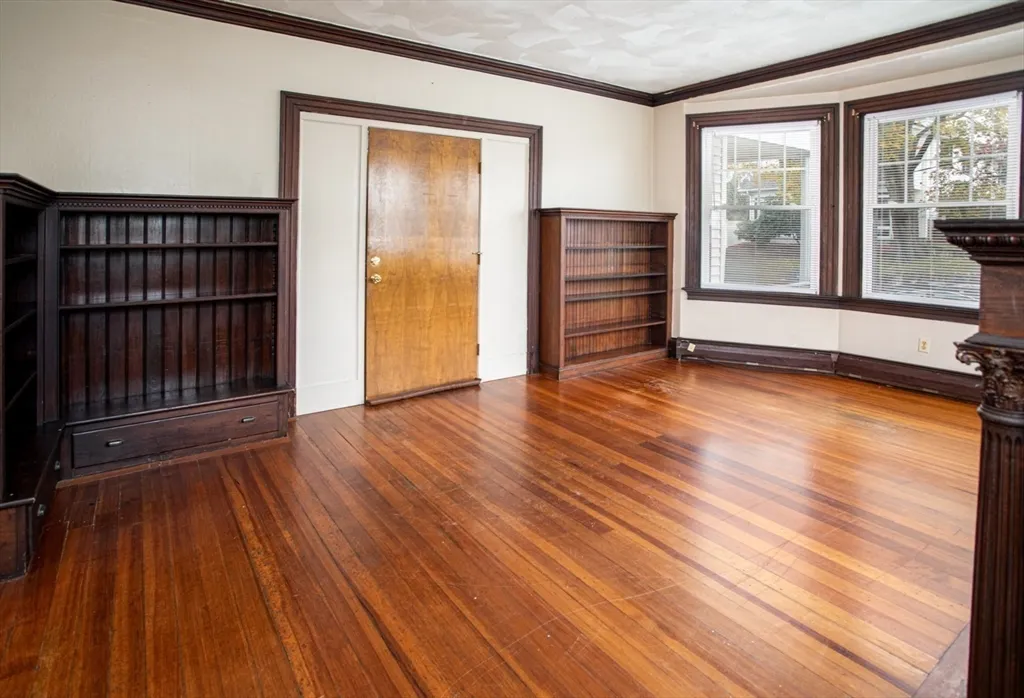 130 Underwood St, Fall River