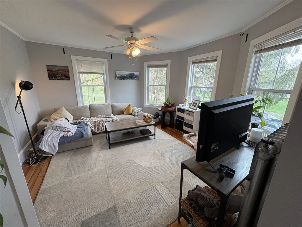 2 Willow Ter, Newton
